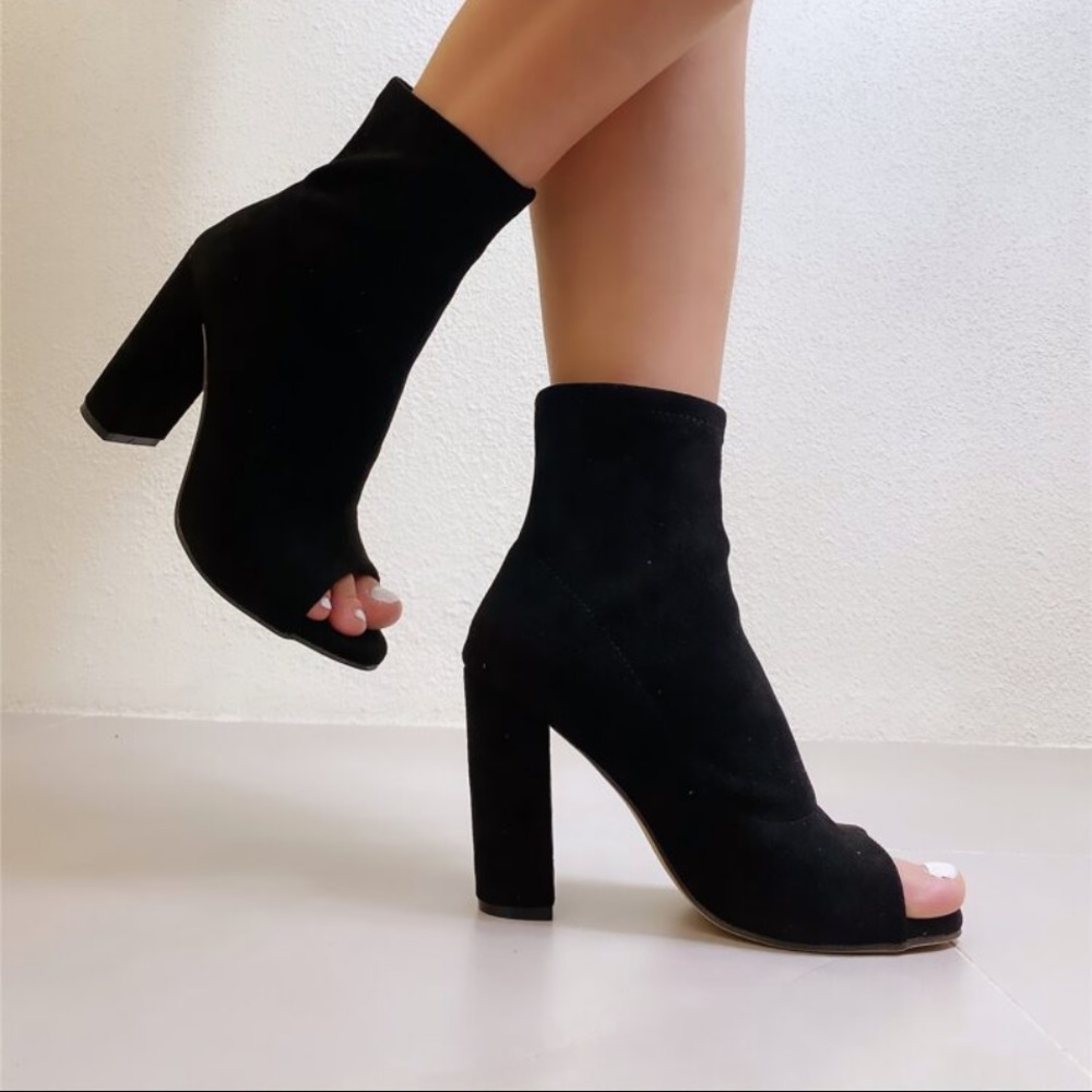 NWOT Peep Toe High Heel Ankle Boots size 9